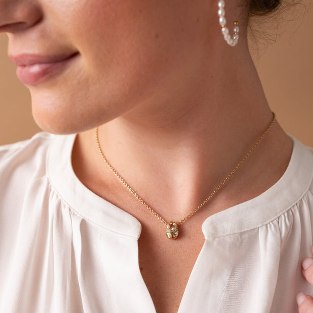 Pearl and Crystal Pendant Necklace