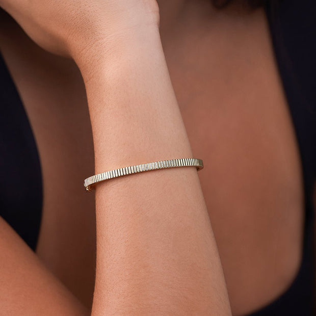 Justine Ribbed Dainty Bracelet