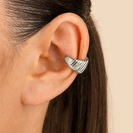 Beth Twisted Croissant Ear Cuff