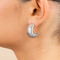 Philippa Ribbed Huggie Hoop Earrings