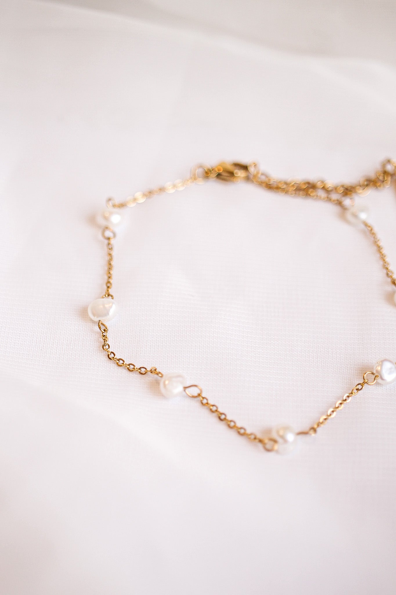 Evelynn Anklet in Freshwater Pearl