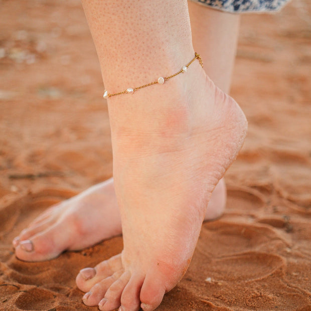 Evelynn Anklet in Freshwater Pearl
