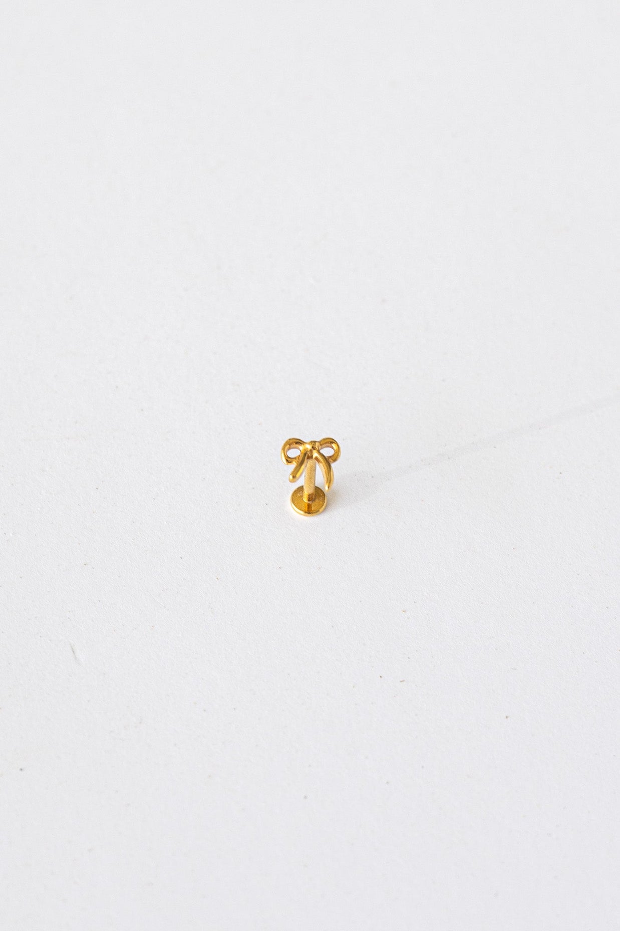 Bow Flat Back Stud