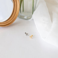 Bow Flat Back Stud