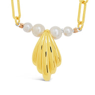 Chérie Pearl Shell Pendant Necklace